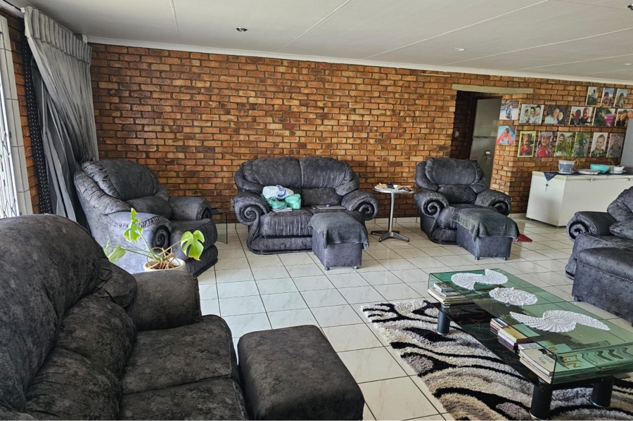 3 Bedroom Property for Sale in Oranjeville Free State